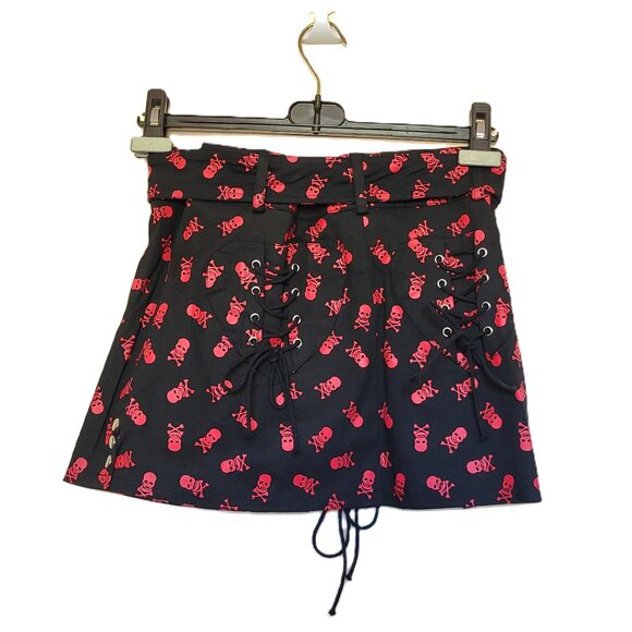 *NEW* CLIC KLAK Black Mini Skirt + Red Skull & Crossbones Graphic Size Medium - Picture 2 of 5